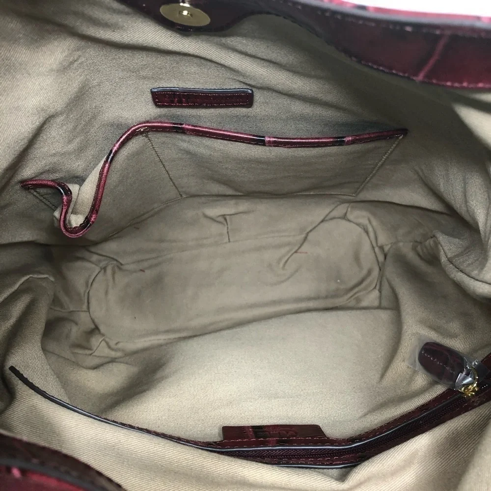 G.I.L.I. Leather bag with croc embossed pattern